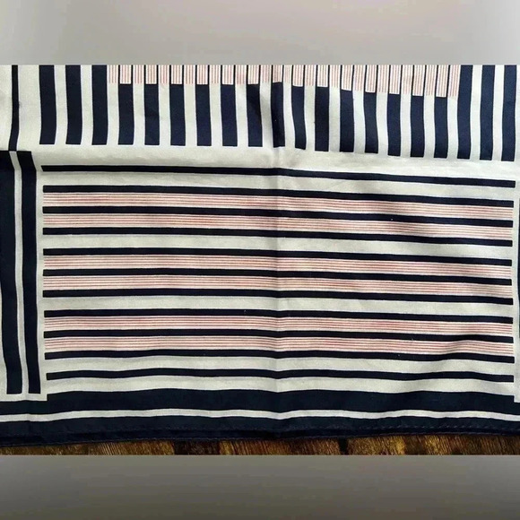 VINTAGE: Jim Renoir | classic ladies square scarf - Picture 5 of 10